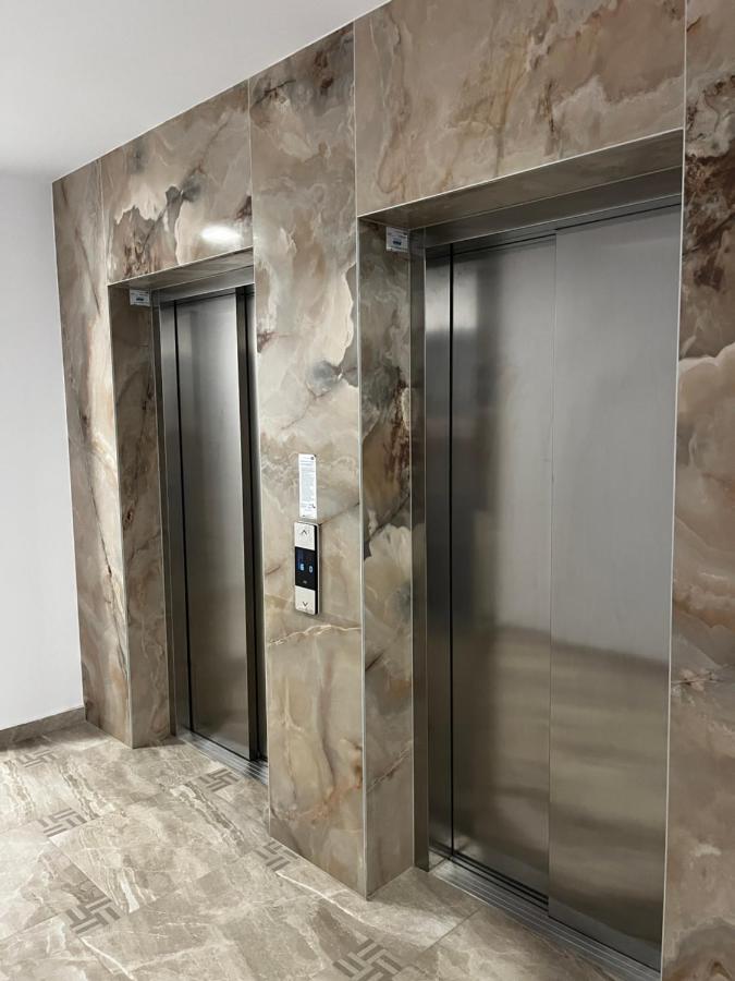 Appartamento Apartament Modern Cu O Camera Timisoara Esterno foto